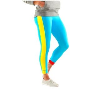 Lululemon Amped Crop
Spry Blue / Sizzle / Love Red size 8